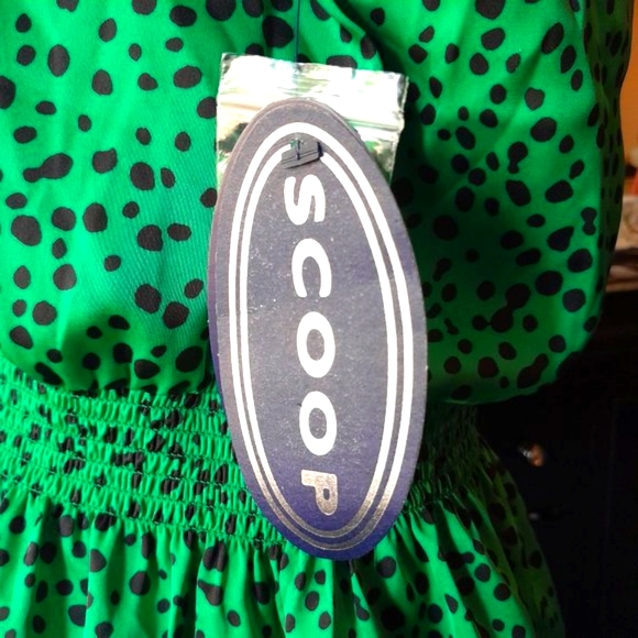 NWT Scoop NYC Vibrant Green Feminine Peplum Polkadot Ruffle Keyhole Blouse - Picture 10 of 12